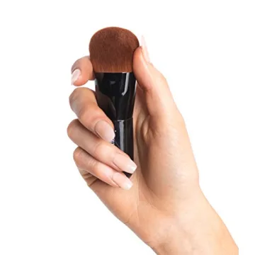 Magic Foundation Brush by Jacqueline Kalab for Flawless Makeup