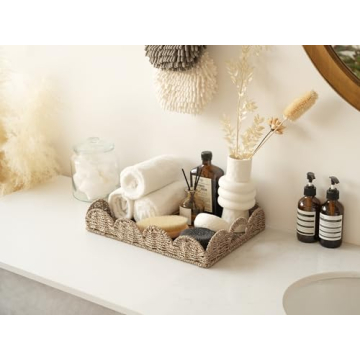Stylish StorageWorks Seagrass Scalloped Tray for All Spaces