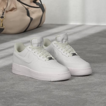 NIKE Women's Basketball Shoe for Style and Comfort