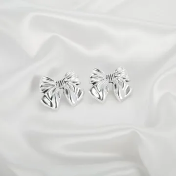 FAMARINE Antique Silver Bow Earrings - Vintage Style & Lightweight