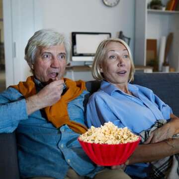 BFL Red Wavy Plastic Bowls, 3.5x8.5 Inches Party or Event Decor Snack Dessert Bowls Outdoor Picnics Arts and Crafts Organizing Small Items Candle Holders DIY Party Favors Small Plants Pack of 6