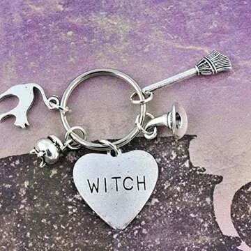 SaiDian 1 Pcs Gothic Witch Keychain Broomstick Charm Pendant Key Ring Purse Bag Hanging Keychain for Women Men Gift