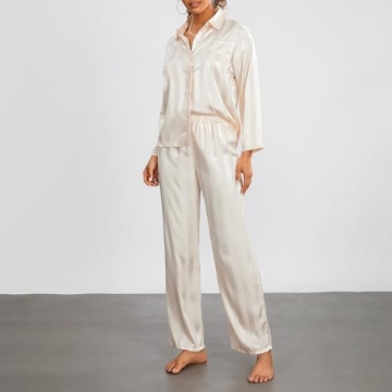 FOMOYUU Women’s Silk Pajama Set in Heart Print