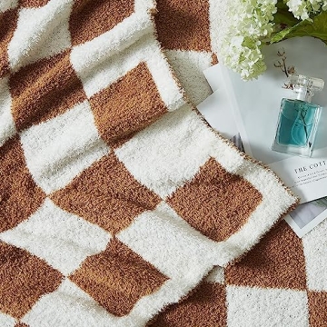 WRENSONGE Cozy Checkered Throw Blanket - Warm and Lightweight
