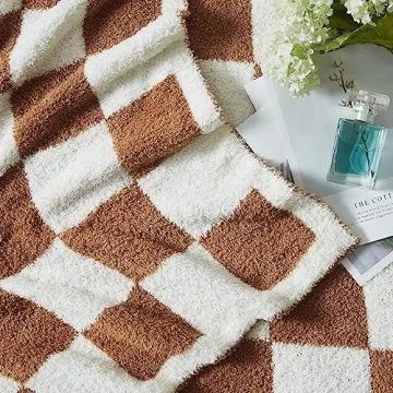 WRENSONGE Cozy Checkered Throw Blanket - Warm and Lightweight