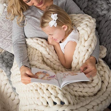 VIYEAR Chunky Knit Blanket: Ivory White Comfort & Style