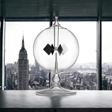 DORAMI Solar Powered Crookes Radiometer for Science Lovers