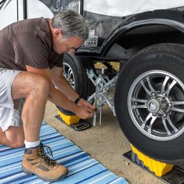Camco Curved Camper/RV Leveler & Wheel Chock - Features Heavy Duty Honeycomb Design & Includes Non-Slip Rubber Grippers on Wheel Chock - Compatible w/Trailers Up to 30,000 lbs - 1-Pack (44423)