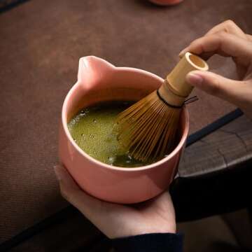 BEIMENWAI Matcha Whisk Set - Matcha Kit, 20 OZ Matcha Bowl with Spout, Bamboo Matcha Whisk & Whisk Holder, Matcha Spoon &Tea Cloth - 5PCS Pink Matcha Set For Matcha Tea Ceremony Lovers