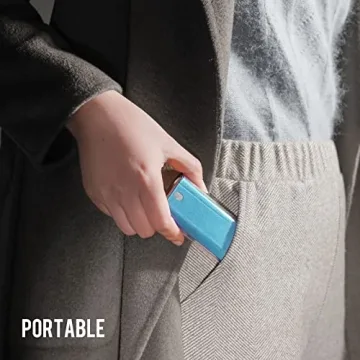 CLICK CLEAN Touchscreen Mist Cleaner Phone Stand Blue