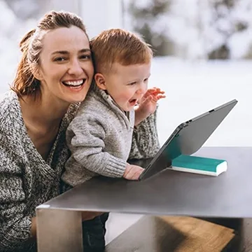 CLICK CLEAN Touchscreen Mist Cleaner Phone Stand Blue
