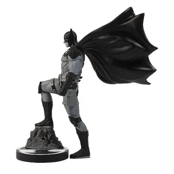 Batman Resin Statue by Mitch Gerads - DC Collectible