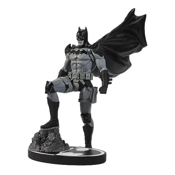 Batman Resin Statue by Mitch Gerads - DC Collectible
