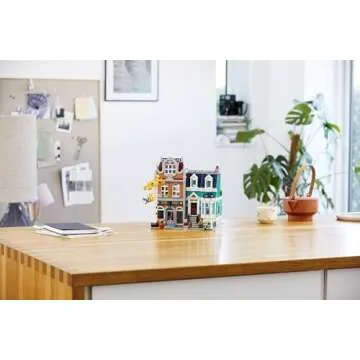 LEGO Creator Expert Bookshop 10270 Modular Building, Home Décor Display Set for Collectors, Advanced Collection, Gift Idea for 16 Plus Year Olds