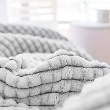 LOMAO Sherpa Blanket Throw Blanket Soft Warm Fleece Blanket Thick Blanket with Grid Pattern for Couch Sofa Bed Chair Home Decor (Grey, 51"x63")