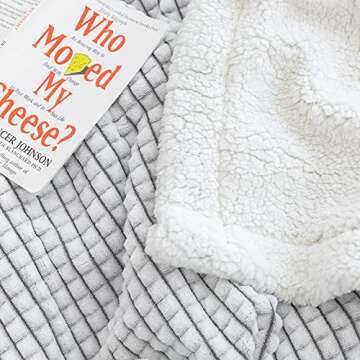 LOMAO Sherpa Blanket Throw Blanket Soft Warm Fleece Blanket Thick Blanket with Grid Pattern for Couch Sofa Bed Chair Home Decor (Grey, 51"x63")