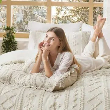 Bedsure Tufted Boho Comforter Set King Size - Beige Boho Bedding Comforter Set, 3 Pieces Farmhouse Shabby Chic Embroidery Bed Set, Gifts for Woman, Soft Jacquard Comforter for All Seasons