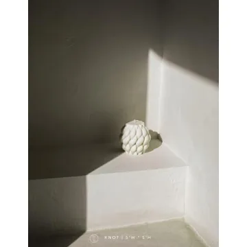 LAWA Knot Ball Candle - Elegant Scented Handmade Candle