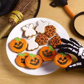 12Pcs Halloween Cookie Cutters Set - Stainless Steel Sandwich Cutter Shapes, Pumpkin Ghost Bat Cat Coffin Broom Spide Hat Shapes Biscuit Cookie Fondant Cutters for Halloween Food Party Decorations