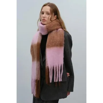 Chunky Plaid Scarf for Elegant Winter Style and Warmth