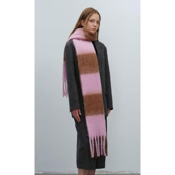 Chunky Plaid Scarf for Elegant Winter Style and Warmth