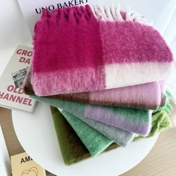 Chunky Plaid Scarf for Elegant Winter Style and Warmth