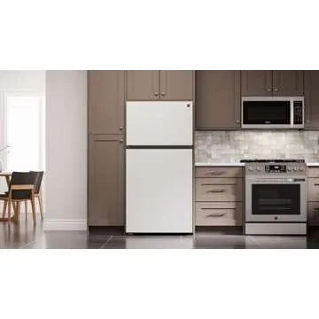 Kenmore 33 in. Full-Size Refrigerator/Freezer: 20.5 cu. ft. Capacity with Adjustable Shelving, Crisp...