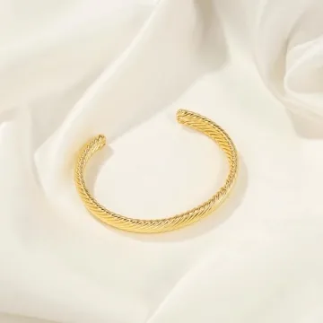 Elegance Gold Bracelet Cuff - Hypoallergenic & Adjustable