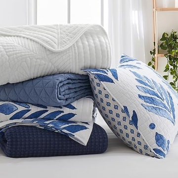 Levtex Home Mills Waffle Full/Queen Quilt Set in Navy