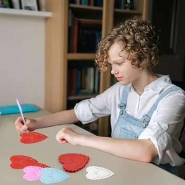 ANPUNAT 150 Pcs Valentine Heart Doilies 4Inch Heart Shape Paper Doily with 4 Colors Red Pink Blue and White for Valentine's Mother's Day Wedding Favor Party Decorations