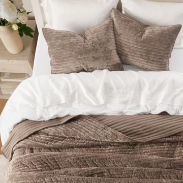 Luxurious EVERGRACE Velvet Quilt Set for All Seasons