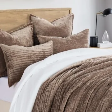 Luxurious EVERGRACE Velvet Quilt Set for All Seasons