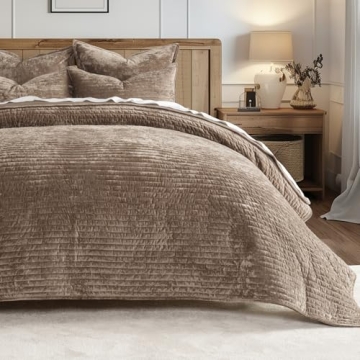 Luxurious EVERGRACE Velvet Quilt Set for All Seasons