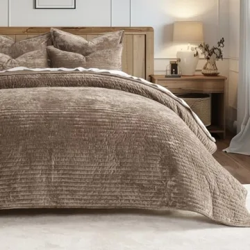 Luxurious EVERGRACE Velvet Quilt Set for All Seasons