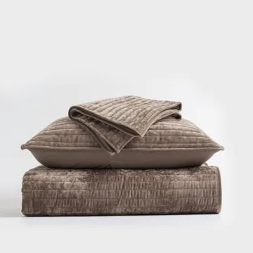Luxurious EVERGRACE Velvet Quilt Set for All Seasons