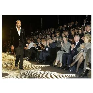 Little Book of Tom Ford: The story of the iconic brand (Little Books of Fashion)