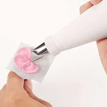 Wilton Featherweight Reusable Decorating Piping Bag, for Decorating Cakes and Pastries, Pipe Royal Icing and Your favorite Cake Batters, 16-Inch