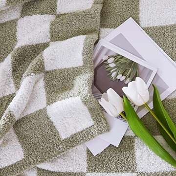 WRENSONGE Cozy Sage Green Throw Blanket for All Seasons