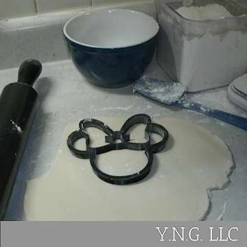 THEMED MAGICAL MOUSE WITH BOW HEAD CARTOON CHARACTER LARGE COOKIE CUTTER MADE IN USA PR530L