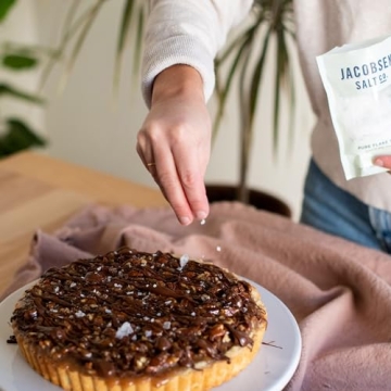 Jacobsen Salt Co. Pure Flake Sea Salt, Non-GMO, Kosher & Gourmet