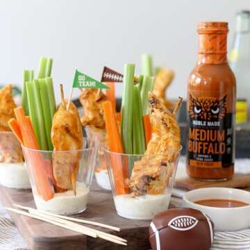 Noble Made Medium Buffalo Sauce, Zero Sugar Wing Sauce, Keto, Gluten Free, Vegan Dipping & Wing Sauce, Low Carb, Dairy Free, Paleo, Whole30, 16.5 Ounce (1 Count)