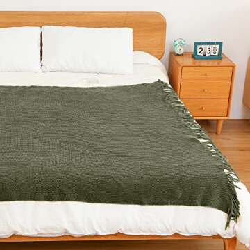 Chenille Super Soft Throw Blanket for Couch Tassel Fringe Silky Cozy Throw Blanket for Sofa Bed All Season Lightweight Blanket Velvety Texture Throw Knitted Throw 50 x 60 Inches Green