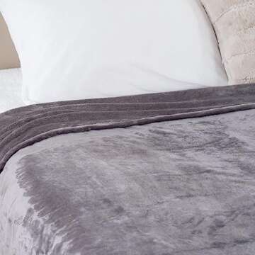 Berkshire Blanket Classic VelvetLoft® Solid Bed Blanket, King Size Bed Blanket, Lightweight Soft Fuzzy Plush Blanket for Bed and Couch, Grey Heron, 90x108 Inches