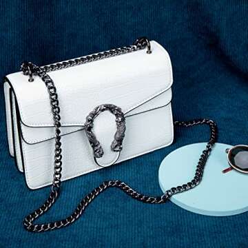 Aiqudou Trendy Chain Purse - Luxurious Snakeskin Style Bag