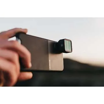Moment 1.33x Anamorphic Mobile Lens (M-Series & T-Series) (M-Series | Blue Flare)