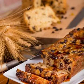 Bauducco Classic Panettone - Moist & Fresh Holiday Cake - Traditional Italian Recipe With Candied Fruit & Raisins 24.0oz (Pack of 1)