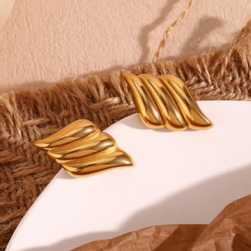 Elegant Vintage 18k Gold Earrings for All Occasions