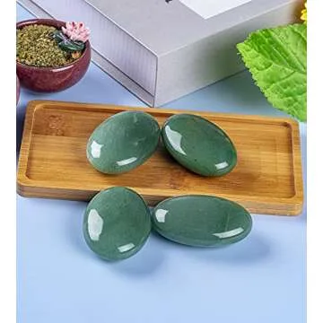 UFEEL Green Aventurine Palm Stone Crystal Natural Chakra Therapy Polished Healing Crystal Oval Pocket Gemstone for Anxiety Stress Relief