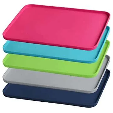 green sprouts Finger Food Platemat Spacious eating and craft area with raised edges contains messes Helps develop independent eating skills, Great for crafts, Made of silicone, Dishwasher safe