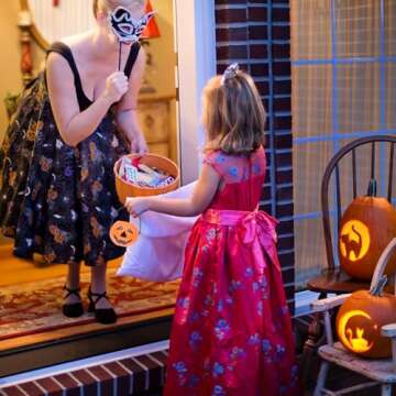 SAFIGLE 8pcs Halloween Pumpkin Bucket Small Plastic Pumpkin Basket Halloween Pumpkin Trick or Treat Bucket Halloween Candy Bucket Pumpkin Pail for Halloween Party Favors